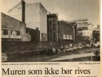 Muren som ikke bør rives. (Lars Keilhaug, faksimile fra Aftenposten 15.november 1989.)