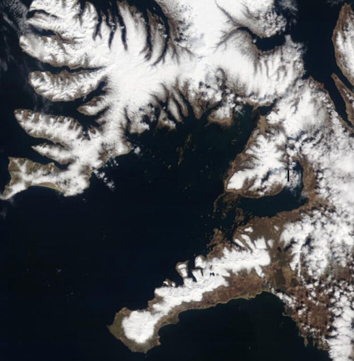 Våren kommer på Island, også. Her sett fra NASAs satellitt Terra lørdag 28 april. (Bilde: NASA Terra MODIS) Våren kommer på Island, også. Her sett fra NASAs satellitt Terra lørdag 28 april. (Bilde: NASA Terra MODIS)