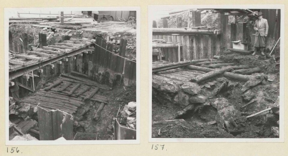 Figur 1: Utgravningen av Bispeallmenningen i 1953. På disse bildene er det yngste nivået av oppbygget gateløp nesten fjernet, og under trer et mer regulært stokkedekke fram. Foto: Bernt Lange, Riksantikvarens arkiv.