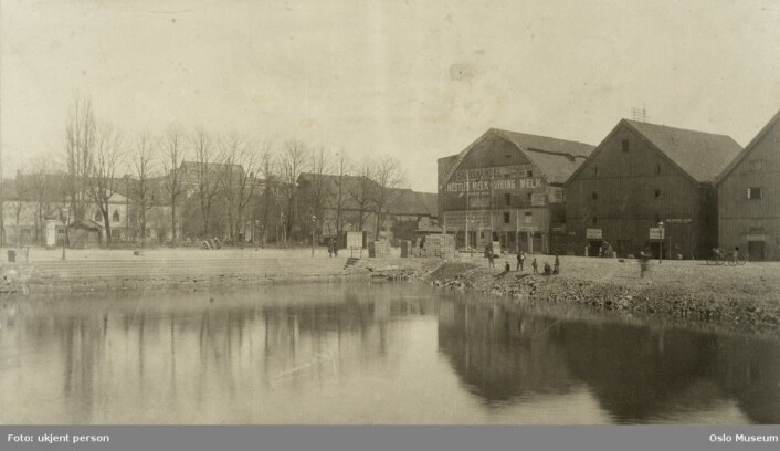Salmakerhølet på midten av 1800-tallet (Eier: Oslo museum) Salmakerhølet på midten av 1800-tallet (Eier: Oslo museum)