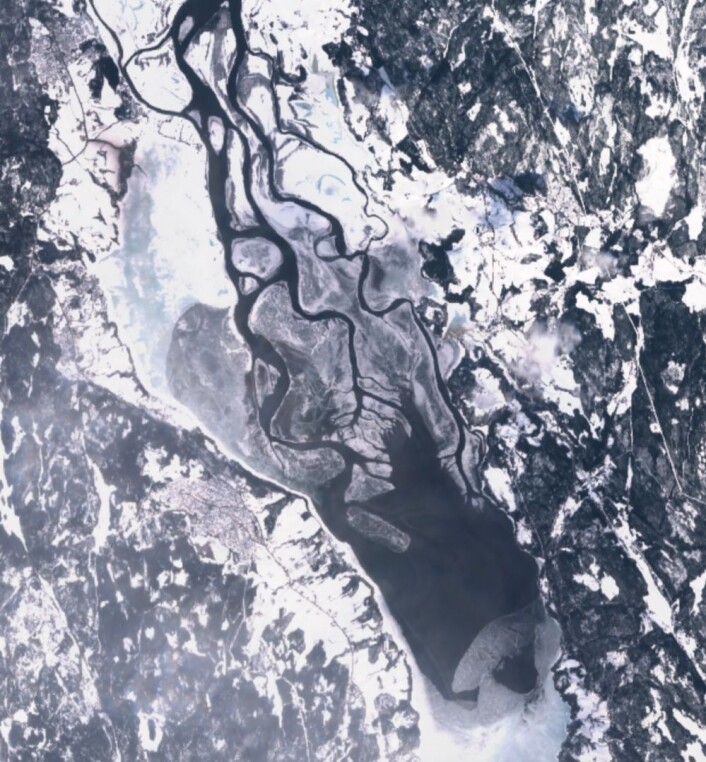 I år var isen på Nordre Øyeren borte allerede 6. april. (Bilde: Copernicus Sentinel-2 data) I år var isen på Nordre Øyeren borte allerede 6. april. (Bilde: Copernicus Sentinel-2 data)