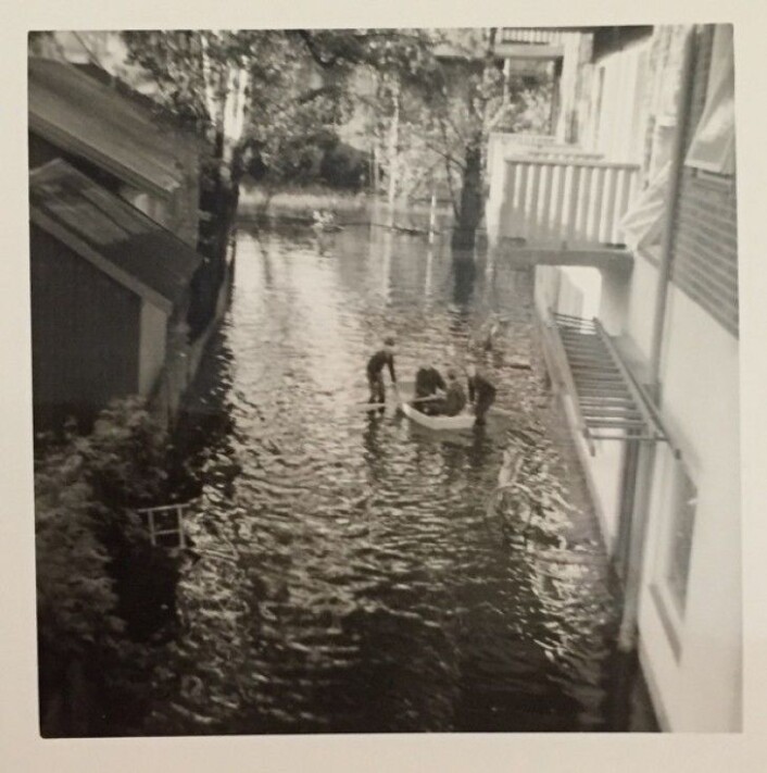 I 1967 var det mye vann i bakgården ved huset der vi bodde. (Bilde: H. Wahl) I 1967 var det mye vann i bakgården ved huset der vi bodde. (Bilde: H. Wahl)