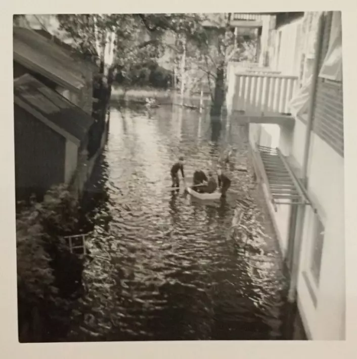 I 1967 var det mye vann i bakgården ved huset der vi bodde. (Bilde: H. Wahl)