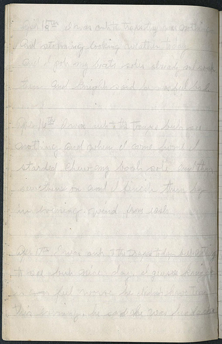 Med blyant på skriveblokk skrev Blackjack dagboka fra Vrangeløya. Her er utdragene for 15.–17. april 1923. (Kilde: Courtesy of Dartmouth College Library) Med blyant på skriveblokk skrev Blackjack dagboka fra Vrangeløya. Her er utdragene for 15.–17. april 1923. (Kilde: Courtesy of Dartmouth College Library)