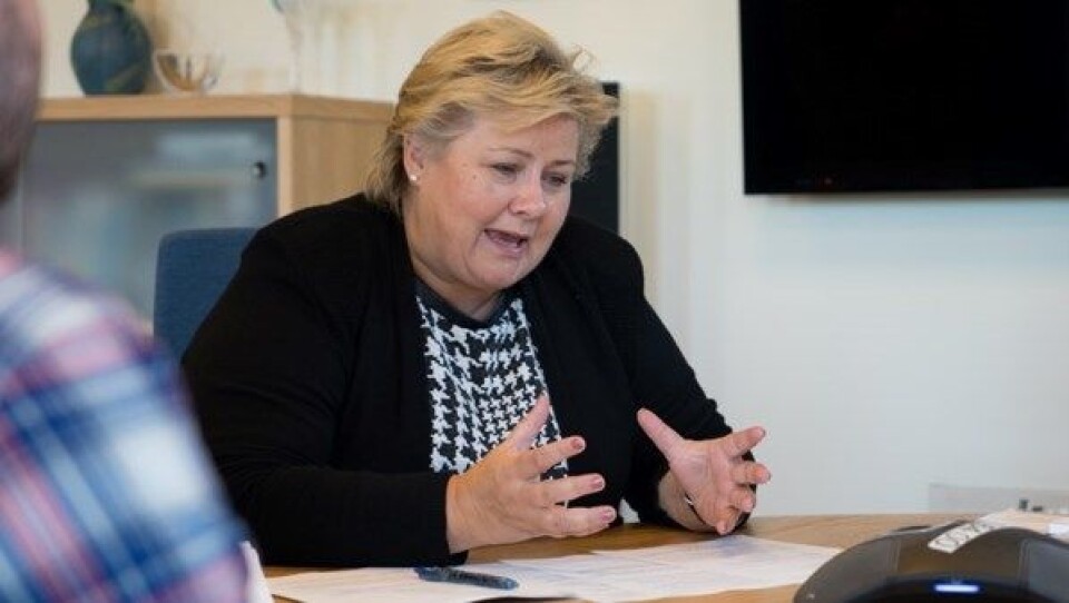 Statsminister Erna Solberg i telefonsamtale om Brexit med sin britiske statsministerkollega, Theresa May. (Foto: Statsministerens kontor, 2016)