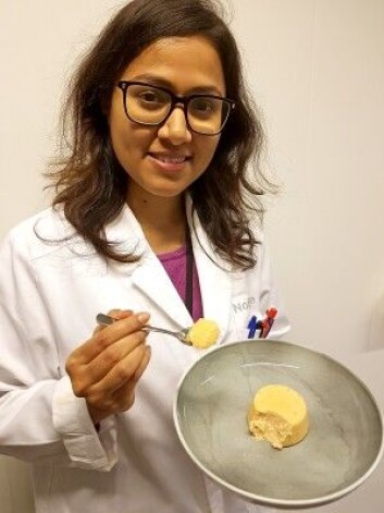 Leena Prabhu har utviklet et produkt som kan spises med skje og som smelter på tungen. (Foto: J. T. Rosnes, Nofima) Leena Prabhu har utviklet et produkt som kan spises med skje og som smelter på tungen. (Foto: J. T. Rosnes, Nofima)
