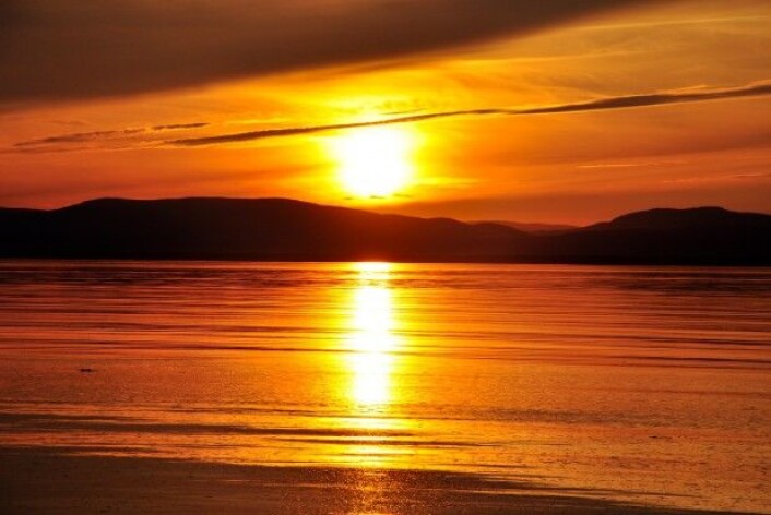 Hvordan kan en vakker solnedgang danne utgangspunkt for en mer aktiv naturopplevelse? (Foto: Colourbox) Hvordan kan en vakker solnedgang danne utgangspunkt for en mer aktiv naturopplevelse? (Foto: Colourbox)