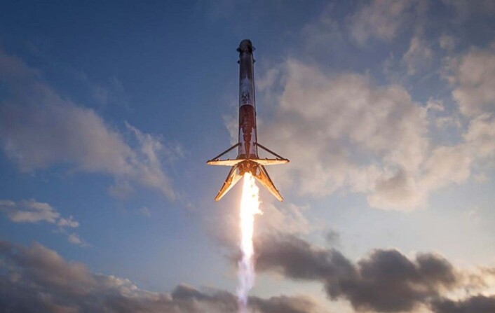 Myklandinger og gjenbruk av førstetrinnet til Falcon 9 har redusert oppskytningskostnadene betraktelig og gjort raketten populær. Derfor vil Elon Musk bruke restlageret til å finansiere SpaceXs nye marsrakett BFR. (Foto: SpaceX) Myklandinger og gjenbruk av førstetrinnet til Falcon 9 har redusert oppskytningskostnadene betraktelig og gjort raketten populær. Derfor vil Elon Musk bruke restlageret til å finansiere SpaceXs nye marsrakett BFR. (Foto: SpaceX)