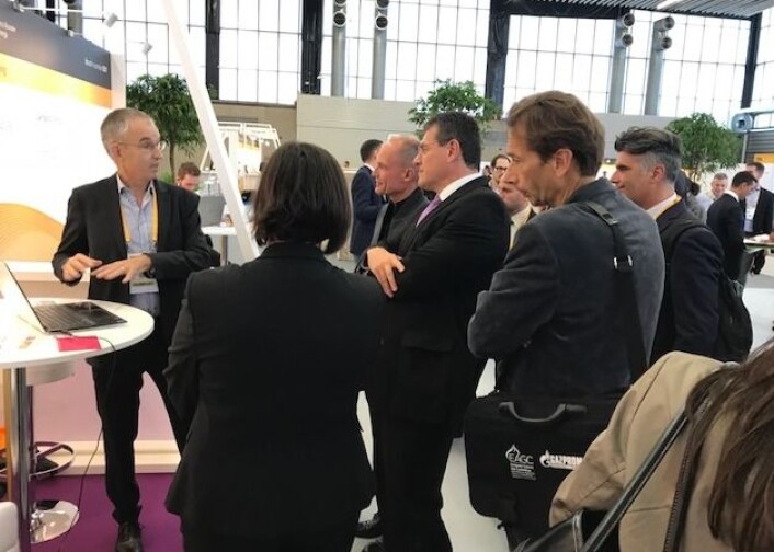 Topp stemning på InnoEnergy sin Business Booster. De kaller seg "the leading innovation event in sustainable energy". Mer enn 160 bedrifter presenterte seg, og jeg fant flere veldig interessante.<br>Foto: Johan Hustad/NTNU Energi Topp stemning på InnoEnergy sin Business Booster. De kaller seg "the leading innovation event in sustainable energy". Mer enn 160 bedrifter presenterte seg, og jeg fant flere veldig interessante.<br>Foto: Johan Hustad/NTNU Energi