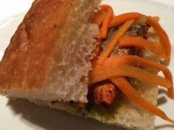 I Japan kalles denne makrell-sandwichen for «Saba sando», og er veldig populær. (Foto: Kine Mari Karlsen) I Japan kalles denne makrell-sandwichen for «Saba sando», og er veldig populær. (Foto: Kine Mari Karlsen)
