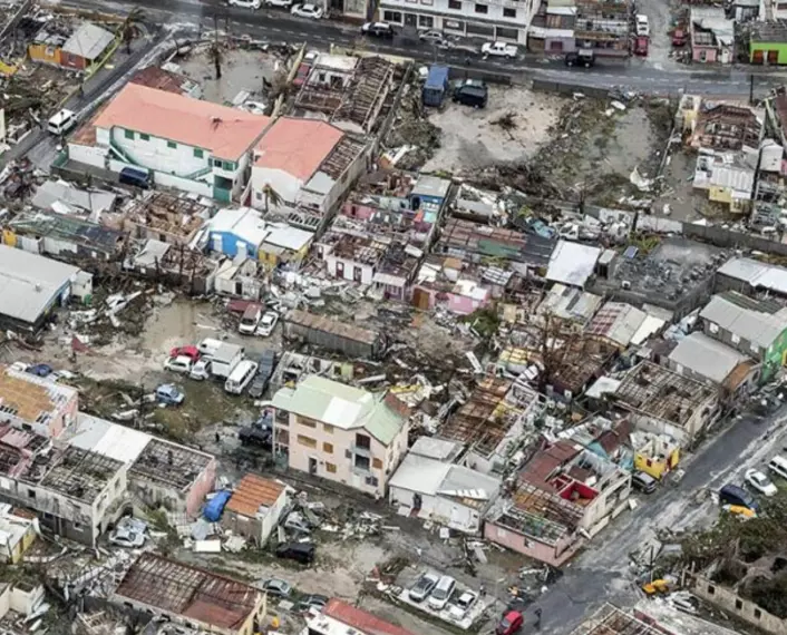 Store ødeleggelser på St. Maarten. (Flyfoto fra det nederlandske forsvarsdepartementet)