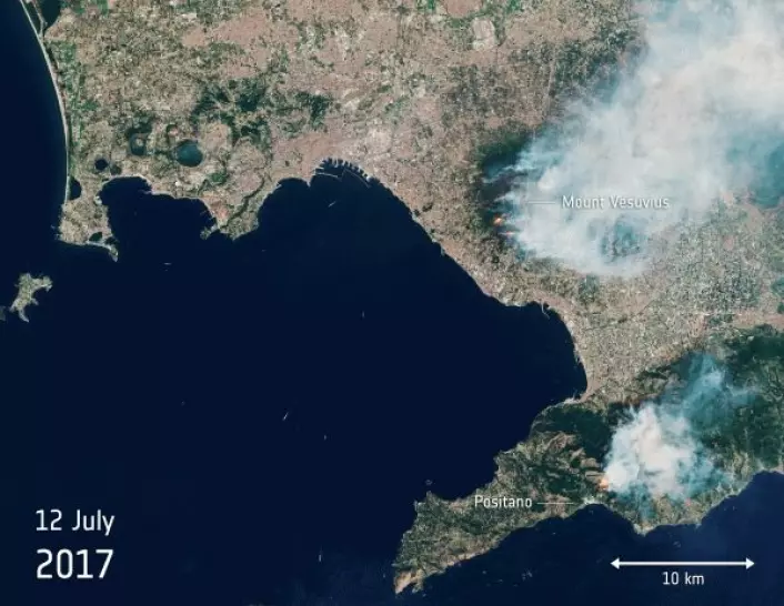 Skogbrann på Vesuv i Italia sett av miljøsatellitten Sentinel-2B i ulike bølgelengder. For å se gif-animasjonen, klikk på bildet. ESA