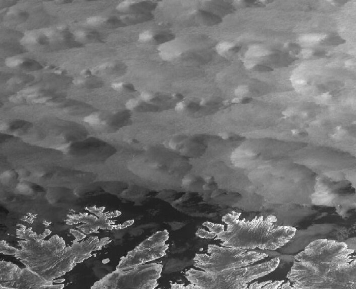 Månelandskap? Nei, byger utenfor Finnmarkskysten i dag tidlig. (Bilde: Copernicus Sentinel data 2017) Månelandskap? Nei, byger utenfor Finnmarkskysten i dag tidlig. (Bilde: Copernicus Sentinel data 2017)