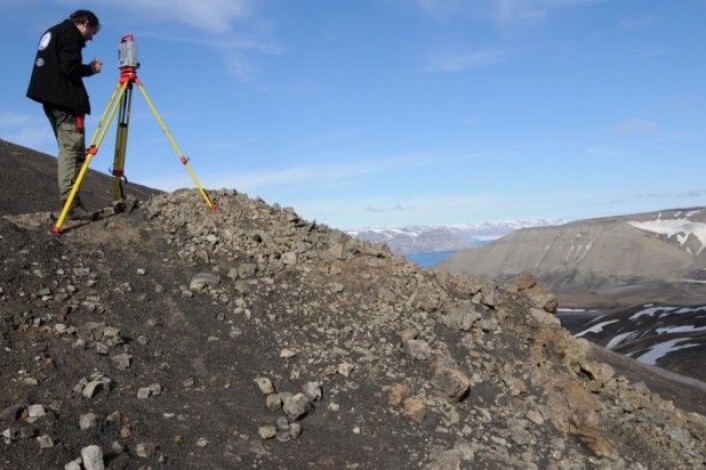 Øyvind bidrar til gruppearbeidet. (Foto: Hans Arne Nakrem) Øyvind bidrar til gruppearbeidet. (Foto: Hans Arne Nakrem)