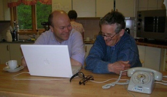 Øystein A. Vangsnes under NORMS-feltarbeidet i Älvdalen i 2007. (Foto: Henrik Rosenkvist) Øystein A. Vangsnes under NORMS-feltarbeidet i Älvdalen i 2007. (Foto: Henrik Rosenkvist)
