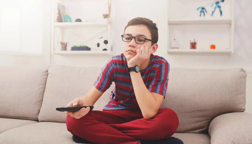 9- og 15 år gamle gutter satt 40 minutter mer stille i perioden mellom 2011 og 2012 enn mellom 2005 til 2006. Blant 15 år gamle jenter hadde stillesittingen økt med nesten 50 minutter i løpet av samme periode. (Illustrasjonsfoto: Shutterstock / NTB Scanpix)