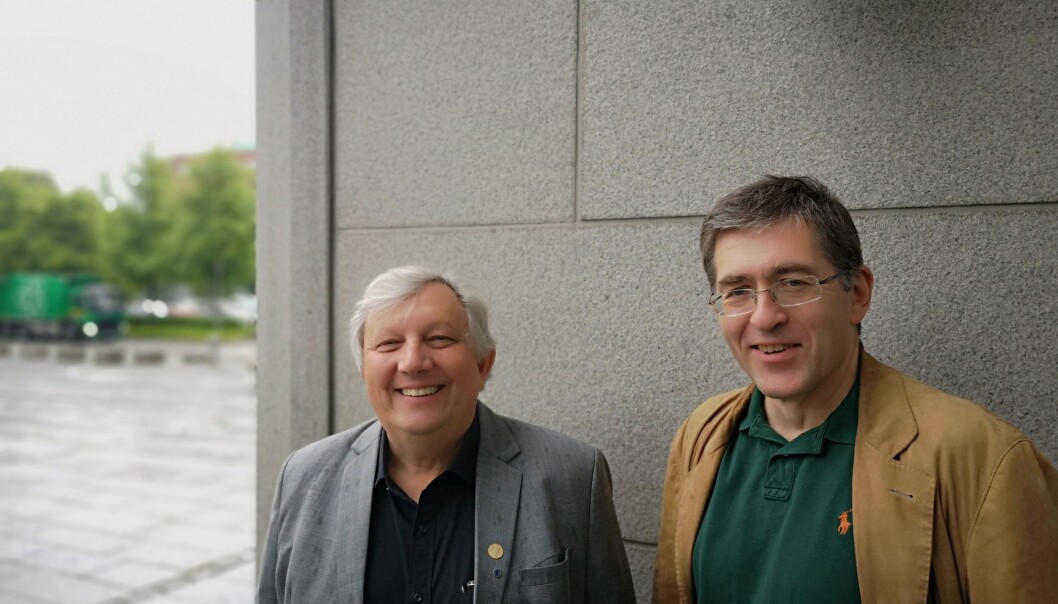 Matthias Kaiser (til venstre) og Johs. Hjellbrekke er to av forskerne som har kartlagt norske forskeres holdning til etikk. (Foto: Eivind Nicolai Lauritsen) Matthias Kaiser (til venstre) og Johs. Hjellbrekke er to av forskerne som har kartlagt norske forskeres holdning til etikk. (Foto: Eivind Nicolai Lauritsen)