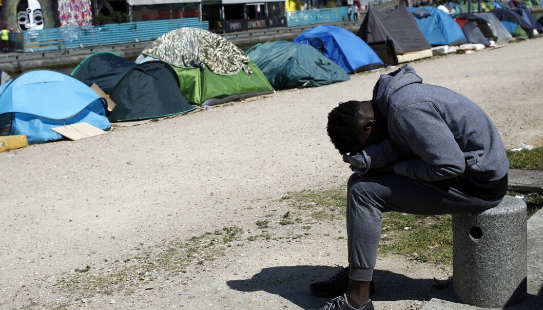 Hva er det som får titusenvis av migranter til hvert år å forlate hjemlandene sine og søke lykken annet steds – og hva skal til for at de ikke drar? Det skal et internasjonalt forskningsprosjekt, ledet fra Norge, se nærmere på. (Foto: AP, François Mori, NTB scanpix) Hva er det som får titusenvis av migranter til hvert år å forlate hjemlandene sine og søke lykken annet steds – og hva skal til for at de ikke drar? Det skal et internasjonalt forskningsprosjekt, ledet fra Norge, se nærmere på. (Foto: AP, François Mori, NTB scanpix)