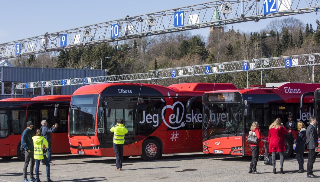 Det ble registrert nesten 665 millioner kollektivreiser i fjor. Det er en økning på 6,3 prosent fra året før og ny rekord. (Foto: Ole Berg-Rusten, NTB scanpix) Det ble registrert nesten 665 millioner kollektivreiser i fjor. Det er en økning på 6,3 prosent fra året før og ny rekord. (Foto: Ole Berg-Rusten, NTB scanpix)