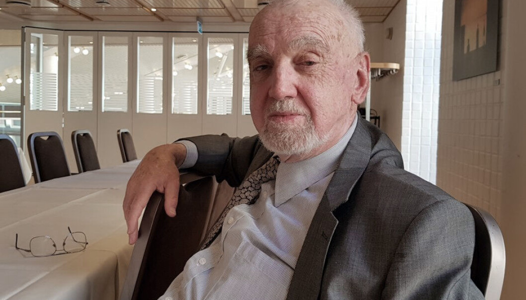 Robert Langlands var ikke opptatt av matematikk som barn. Nå fikk han Abelprisen i matematikk, men kan ikke selv forklare sitt arbeid på en enkel måte. (Foto: Nina Kristiansen) Robert Langlands var ikke opptatt av matematikk som barn. Nå fikk han Abelprisen i matematikk, men kan ikke selv forklare sitt arbeid på en enkel måte. (Foto: Nina Kristiansen)