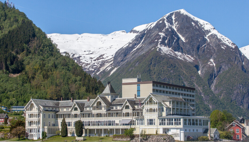 Kviknes hotell ligger i Balestrand, ved Sognefjorden i Sogn og Fjordane. Balestrand kommune har 1288 innbyggere. (Foto: Adam Major / Shutterstock / NTB scanpix) Kviknes hotell ligger i Balestrand, ved Sognefjorden i Sogn og Fjordane. Balestrand kommune har 1288 innbyggere. (Foto: Adam Major / Shutterstock / NTB scanpix)