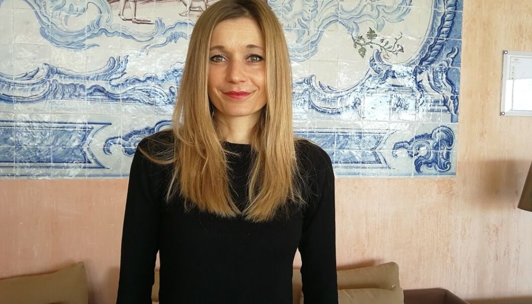 Hvordan påvirker forholdet og følelsene dine til partneren sexlysten din? Og hvordan påvirker sexen i sin tur forholdet og hvordan du har det? Her er det noen kjønnsforskjeller, men også likheter, fant førsteamanuensis ved Maastricht University i Nederland. Hun presenterte nylig forskningen på en sexologikongress i Portugal. (Foto: Marianne Nordahl) Hvordan påvirker forholdet og følelsene dine til partneren sexlysten din? Og hvordan påvirker sexen i sin tur forholdet og hvordan du har det? Her er det noen kjønnsforskjeller, men også likheter, fant førsteamanuensis ved Maastricht University i Nederland. Hun presenterte nylig forskningen på en sexologikongress i Portugal. (Foto: Marianne Nordahl)
