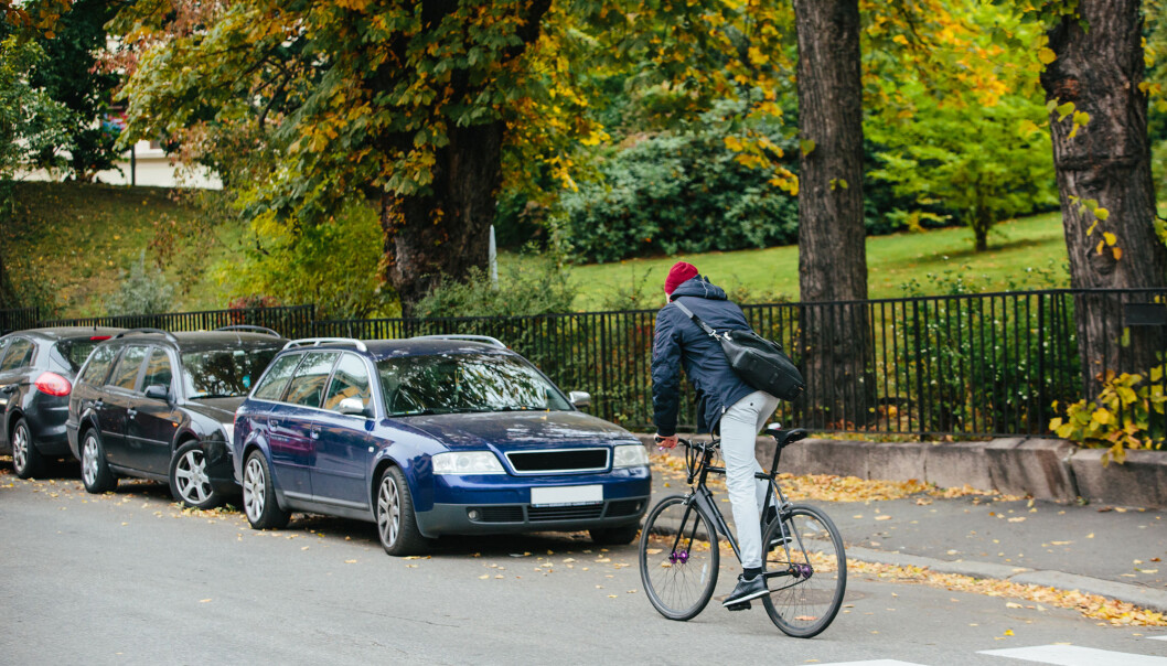 Studiar av bilbruk viser at europeiske bilar i snitt står parkerte 97 prosent av tida. – 97 prosent er nesten heile tida! Talet viser at vi har altfor mange bilar i dag, seier forskar. (Illustrasjonsfoto: Shutterstock / NTB Scanpix) Studiar av bilbruk viser at europeiske bilar i snitt står parkerte 97 prosent av tida. – 97 prosent er nesten heile tida! Talet viser at vi har altfor mange bilar i dag, seier forskar. (Illustrasjonsfoto: Shutterstock / NTB Scanpix)