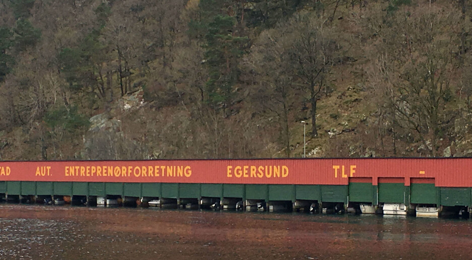 Utenfor Egersund finnes det nesten ingen forskjell på flo og fjære. Hvorfor er det slik?