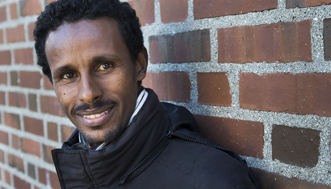 Etter endt masterutdanning ved UiT startet Asebe Regassa et søsterprogram og eget institutt for ufolksstudier ved Dilla University i Etiopia. Nå ønsker UiT et tettere samarbeid med sin tidligere student. (Foto: Stig Brøndbo) Etter endt masterutdanning ved UiT startet Asebe Regassa et søsterprogram og eget institutt for ufolksstudier ved Dilla University i Etiopia. Nå ønsker UiT et tettere samarbeid med sin tidligere student. (Foto: Stig Brøndbo)