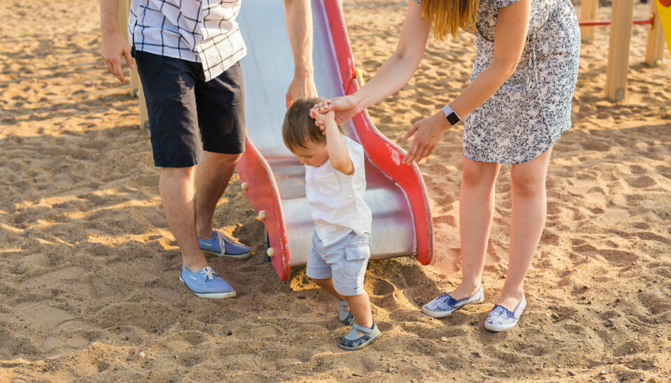 – Husk at risikoen for at barn faktisk skader seg under leken er relativt liten, påpeker forsker. (Illustrasjonsfoto: Colourbox)