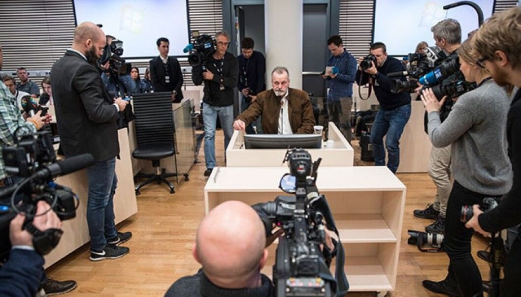 I Oslo tingrett fekk tidlegare politimann Eirik Jensen 21 år vilkårslaus fengsel for grov korrupsjon, medverknad til smugling av narkotika og ulovleg eige av våpen. (Foto: Tore Kristiansen / VG / NTB scanpix) I Oslo tingrett fekk tidlegare politimann Eirik Jensen 21 år vilkårslaus fengsel for grov korrupsjon, medverknad til smugling av narkotika og ulovleg eige av våpen. (Foto: Tore Kristiansen / VG / NTB scanpix)