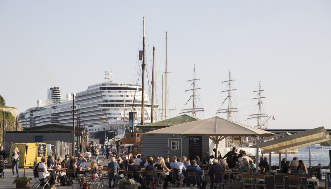 Hva skal til for å få cruiseturistene til å bruke penger på land? (Illustrasjonsfoto: Berit Roald / NTB Scanpix) Hva skal til for å få cruiseturistene til å bruke penger på land? (Illustrasjonsfoto: Berit Roald / NTB Scanpix)