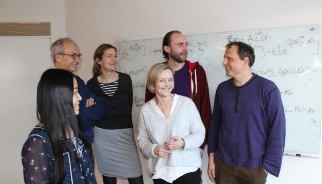 Noen av dem som jobber med å utvikle mye metoder innen dataanalyse og er tilknyttet DataScience@UiO: Sylvia Liu (t.v.), Arnoldo Frigessi, Ida Scheel, Ingrid Glad, Evgenij Thorstensen og Daniel Bakkelund. (Foto: Gunhild M. Haugnes/UiO) Noen av dem som jobber med å utvikle mye metoder innen dataanalyse og er tilknyttet DataScience@UiO: Sylvia Liu (t.v.), Arnoldo Frigessi, Ida Scheel, Ingrid Glad, Evgenij Thorstensen og Daniel Bakkelund. (Foto: Gunhild M. Haugnes/UiO)