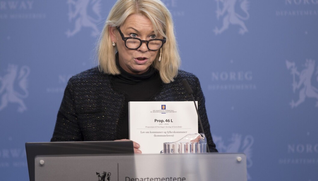 Kommunal- og moderniseringsminister Monica Mæland (H) sier det ikke er behov for å gjennomføre en nasjonal høring i forbindelse med innføringen av nye navn på flere av framtidens fylker. (Foto: Vidar Ruud, NTB scanpix) Kommunal- og moderniseringsminister Monica Mæland (H) sier det ikke er behov for å gjennomføre en nasjonal høring i forbindelse med innføringen av nye navn på flere av framtidens fylker. (Foto: Vidar Ruud, NTB scanpix)