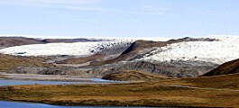 Sot får Grønlandsisen til å smelte raskere