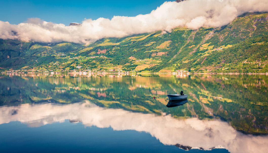 Veien mot 1,5 grader starter under steile fjell og svart-hvitt-bilder av gamle ordførere, i sjøsprøyt og vaffelos. Ikke i glitrende konferansesaler, mener forskere. (Illustrasjonsfoto: Shutterstock / NTB Scanpix) Veien mot 1,5 grader starter under steile fjell og svart-hvitt-bilder av gamle ordførere, i sjøsprøyt og vaffelos. Ikke i glitrende konferansesaler, mener forskere. (Illustrasjonsfoto: Shutterstock / NTB Scanpix)