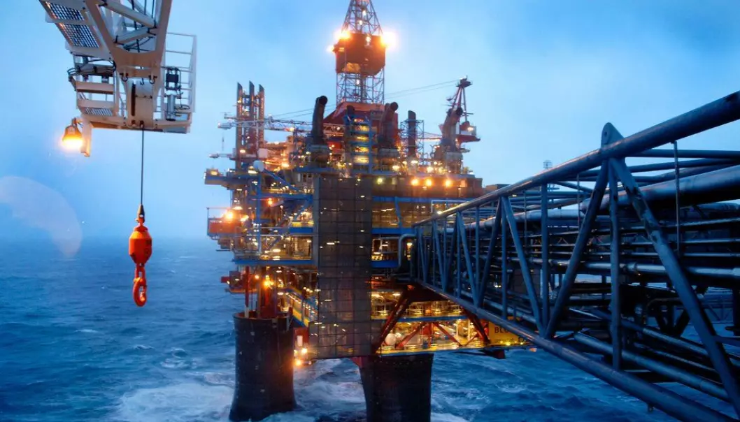 Her på Draupner-plattformene 160 km fra norskekysten har Statoil målt verdens høyeste enkeltbølge. «Draupner-bølgen» var en monsterbølge på 25,6 meter. Draupner-plattformene spiller en nøkkelrolle i transporten av gass fra Nordsjøen til kontinentet.  (Foto: Harald Pettersen/Statoil)