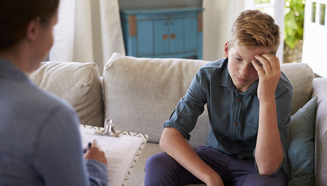 I det første av to trinn i en amerikansk terapibehandling er det forelder eller andre omsorgsgivere som selv gjør det direkte arbeidet og fungerer som behandler for barnet. (Illustrasjonsfoto: Shutterstock / NTB Scanpix) I det første av to trinn i en amerikansk terapibehandling er det forelder eller andre omsorgsgivere som selv gjør det direkte arbeidet og fungerer som behandler for barnet. (Illustrasjonsfoto: Shutterstock / NTB Scanpix)