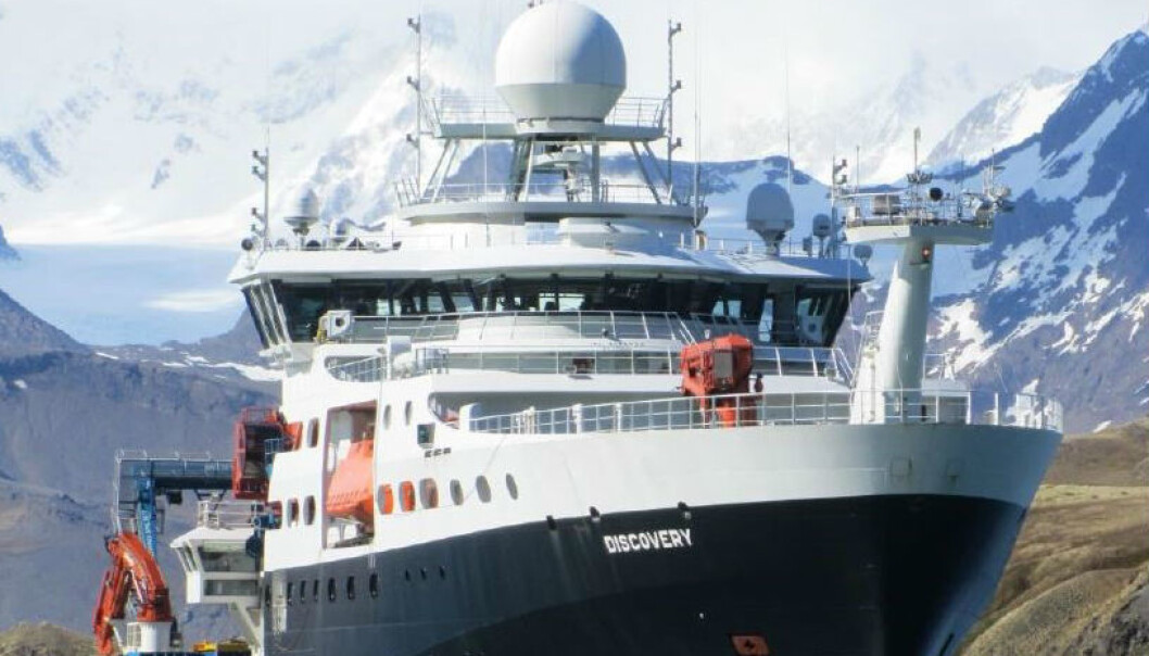 Forskere reiste ut med forskningsskipet RSS Discovery for å sjekke om satellittmålinger fra ulike havområder faktisk stemmer med målinger gjort på stedet. (Foto: PML) Forskere reiste ut med forskningsskipet RSS Discovery for å sjekke om satellittmålinger fra ulike havområder faktisk stemmer med målinger gjort på stedet. (Foto: PML)