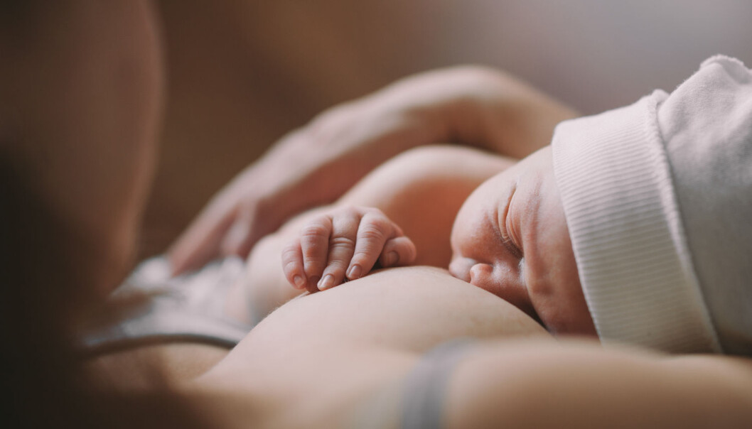 Mange barn vert fødde på sjukehus - men ikkje alle. I Noreg er det kvart år omlag 500 kvinner som føder før dei når fram til næraste fødeinstitusjon. (Illustrasjonsfoto: Romanova Anna, Shutterstock, NTB scanpix) Mange barn vert fødde på sjukehus - men ikkje alle. I Noreg er det kvart år omlag 500 kvinner som føder før dei når fram til næraste fødeinstitusjon. (Illustrasjonsfoto: Romanova Anna, Shutterstock, NTB scanpix)