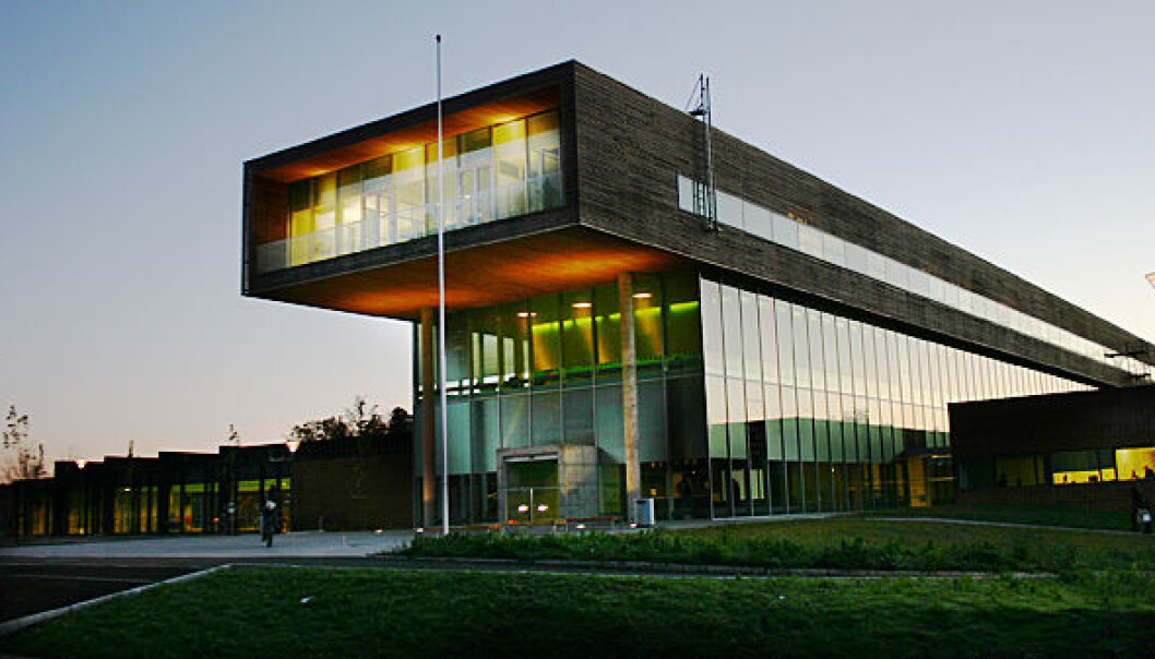 Ledelsen ved Høgskolen i Østfold fortalte om forskningsjukset på en pressekonferanse mandag formiddag. (Foto: Bård Halvorsen, Wikimedia Commons) Ledelsen ved Høgskolen i Østfold fortalte om forskningsjukset på en pressekonferanse mandag formiddag. (Foto: Bård Halvorsen, Wikimedia Commons)