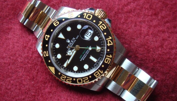 Hva appellerer mest til deg? Denne klokken kan bli beskrevet som en kvalitetsklokke som kan takle enhver situasjon, eller som en prestisjetung klokke som er et symbol på en spesiell livsstil. (Illustrasjonsbilde av en Rolex GMT Master II: Bsodmike/CC BY 3.0) Hva appellerer mest til deg? Denne klokken kan bli beskrevet som en kvalitetsklokke som kan takle enhver situasjon, eller som en prestisjetung klokke som er et symbol på en spesiell livsstil. (Illustrasjonsbilde av en Rolex GMT Master II: Bsodmike/CC BY 3.0)