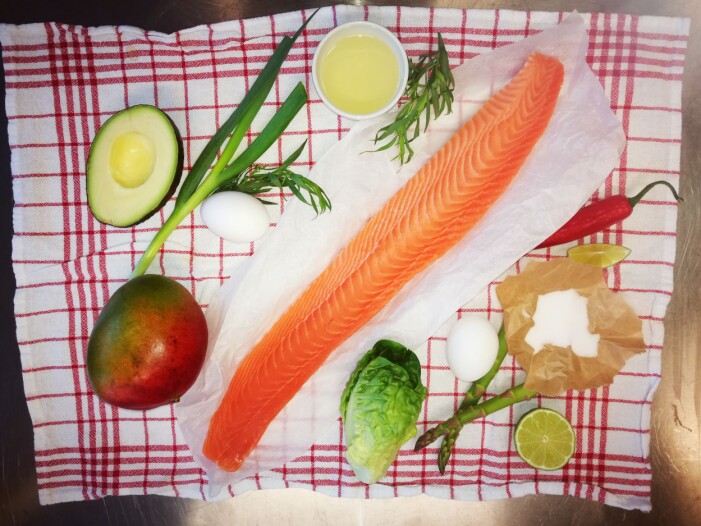 <b>Ingrediensene</b>: Dette er ingrediensene som brukes i retten. (Foto: Guro Helgesdotter Rognså) <b>Ingrediensene</b>: Dette er ingrediensene som brukes i retten. (Foto: Guro Helgesdotter Rognså)