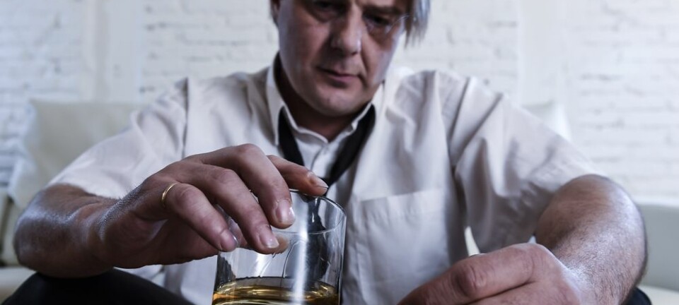 Høyt alkoholforbruk er den viktitgste risikofaktoren for å få demens, mener forskere. Særlig det som kalles tidlig demens, det vil si før fylte 65 år.  (Foto: Shutterstock, NTB scanpix)