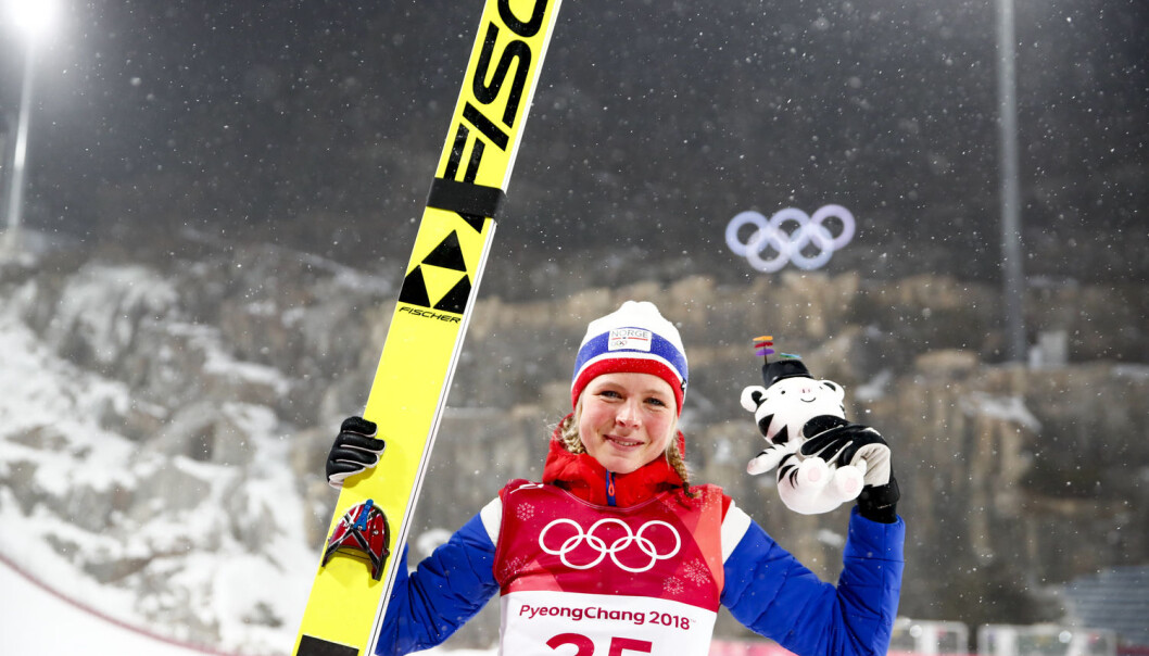 – Fortsatt henger myten om det svake kjønn igjen, og fører til at blant annet olympisk mester Maren Lundby ikke får hoppe i stor bakke. Selvfølgelig klarer hun det, men det er fremdeles sterke krefter som ikke vil slippe kvinner inn. Motstanden er der fremdeles, og slik har det vært i 50 år, sier Jorid Hovden, professor i idrettssosiologi ved NTNU. (Foto: Terje Pedersen / NTB scanpix) – Fortsatt henger myten om det svake kjønn igjen, og fører til at blant annet olympisk mester Maren Lundby ikke får hoppe i stor bakke. Selvfølgelig klarer hun det, men det er fremdeles sterke krefter som ikke vil slippe kvinner inn. Motstanden er der fremdeles, og slik har det vært i 50 år, sier Jorid Hovden, professor i idrettssosiologi ved NTNU. (Foto: Terje Pedersen / NTB scanpix)