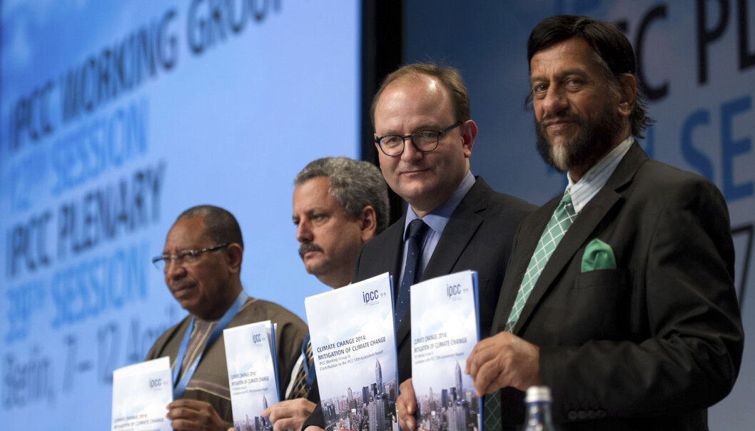 Det er flest menn som har sentrale posisjoner i FNs klimapanel. Disse fire presenterte oppsummeringen fra arbeidsgruppe 3 i Berlin, Tyskland i 2014. (Foto: Stefanie Loos/Reuters/NTB scanpix) Det er flest menn som har sentrale posisjoner i FNs klimapanel. Disse fire presenterte oppsummeringen fra arbeidsgruppe 3 i Berlin, Tyskland i 2014. (Foto: Stefanie Loos/Reuters/NTB scanpix)