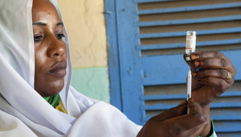 Vaksine mot hjernehinnebetennelse i Darfur. Sykdommen er dyr å behandle, og forskere anslår at vaksinen kan hindre at to og en halv million mennesker blir kastet ut i fattigdom. (Foto: Reuters/NTB scanpix)