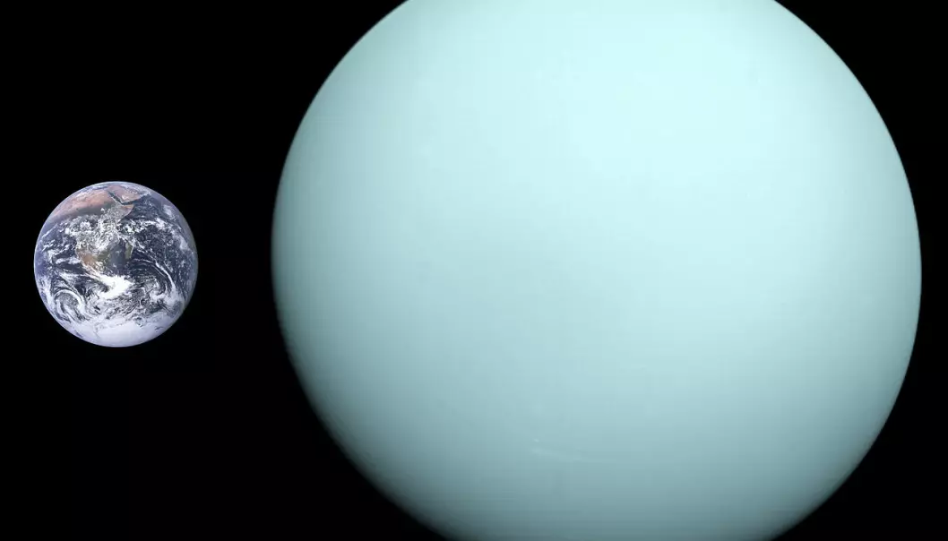 Størrelsessammenligning mellom jorden og Uranus. Jorden er til venstre, hvis det var noen tvil. (Bilde: NASA)