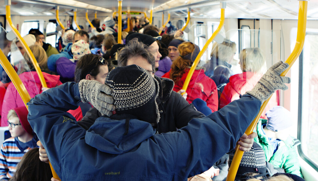 Trengsel oppleves som et stort problem av mange med psykiske lidelser som vil reise kollektivt. (Illustrasjonsfoto: Charlotte Sverdrup/Ruter pressefoto) Trengsel oppleves som et stort problem av mange med psykiske lidelser som vil reise kollektivt. (Illustrasjonsfoto: Charlotte Sverdrup/Ruter pressefoto)