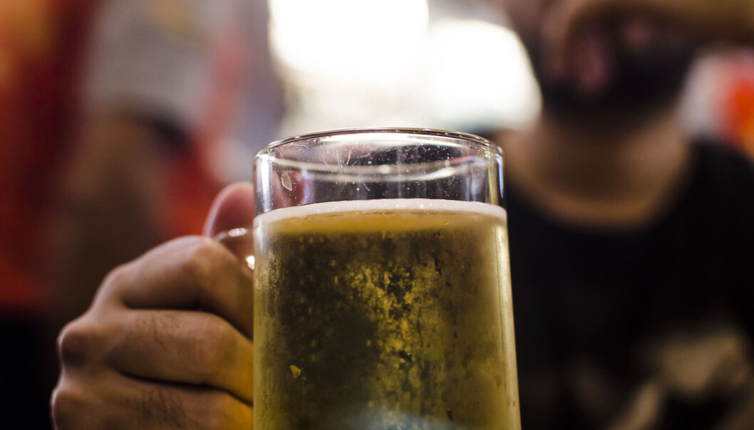 – Så mykje av det vi likar aller minst i samfunnet vårt – vald, eldpåsetjing, trakassering, valdtekt, skilsmisse, utruskap, kvinnemishandling – heng nøye saman med alkoholbruk. Men som samfunn fornektar vi det, seier forskar. (Illustrasjonsfoto: Shutterstock / NTB Scanpix) – Så mykje av det vi likar aller minst i samfunnet vårt – vald, eldpåsetjing, trakassering, valdtekt, skilsmisse, utruskap, kvinnemishandling – heng nøye saman med alkoholbruk. Men som samfunn fornektar vi det, seier forskar. (Illustrasjonsfoto: Shutterstock / NTB Scanpix)